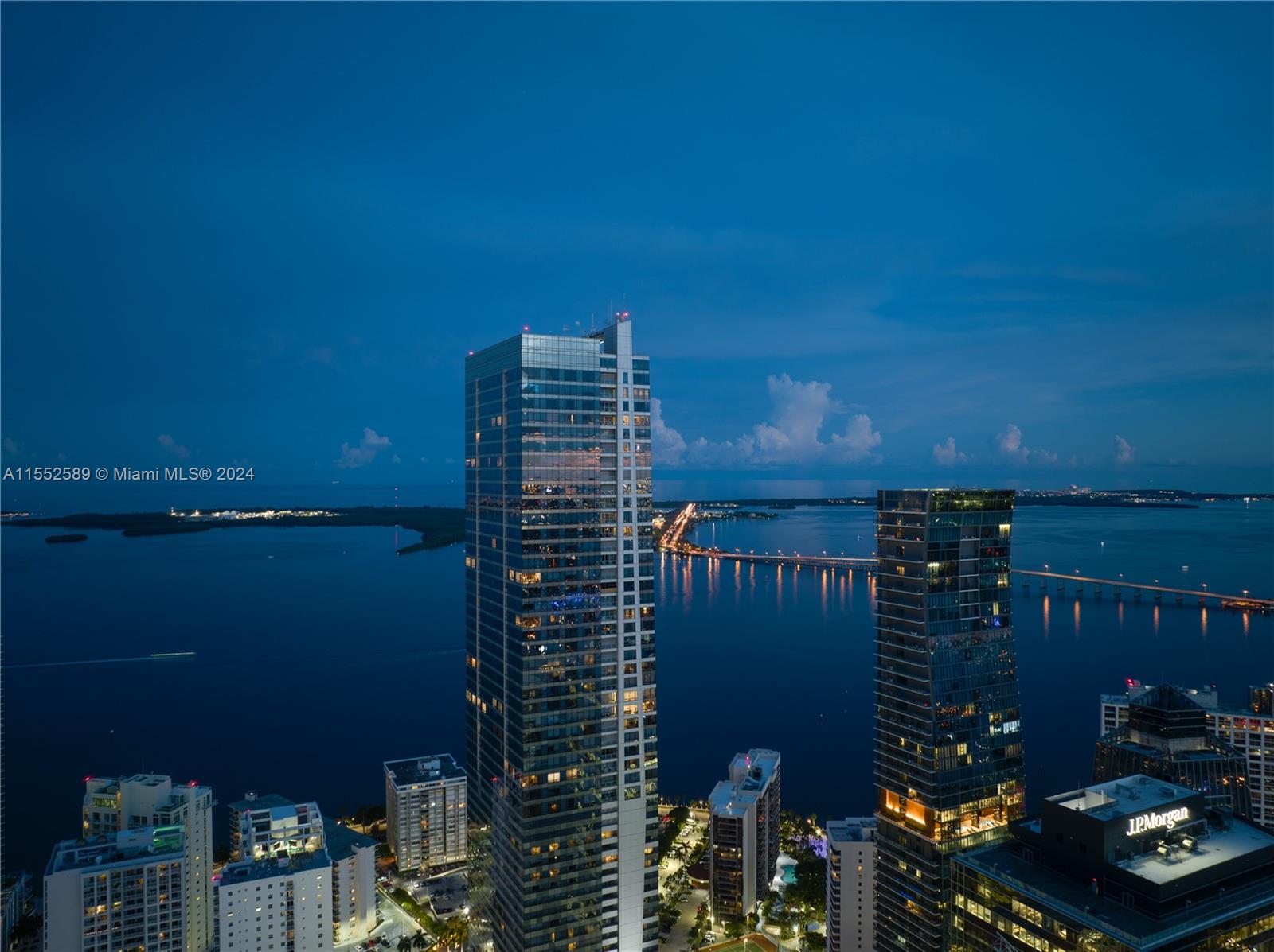 CIPRIANI RESIDENCES - Residential