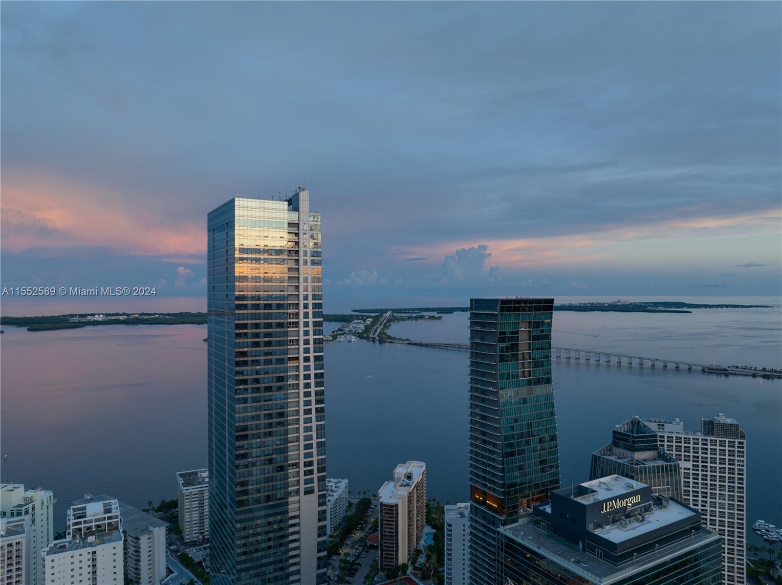 CIPRIANI RESIDENCES - Residential