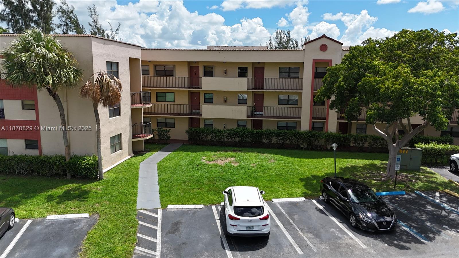 This inviting 2-bedroom, 2-bathroom condo offers the perfect blend of comfort and convenience. Nestled withinthe vibrant Miramar Club community, you'll have access to a host of amenities, including a refreshing pool andlush gardens. In-Unit Laundry: Enjoy the convenience of having a washer and dryer right in your condo. BalconyOasis: Step out onto your private balcony and soak in the stunning views of the pool and surrounding gardens.Prime Location: Situated in close proximity to beautiful beaches, bustling malls, delicious restaurants, andconvenient transportation options, you'll have everything you need at your fingertips.