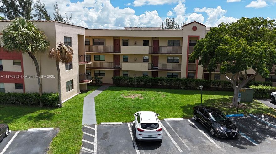 This inviting 2-bedroom, 2-bathroom condo offers the perfect blend of comfort and convenience. Nestled withinthe vibrant Miramar Club community, you'll have access to a host of amenities, including a refreshing pool andlush gardens. In-Unit Laundry: Enjoy the convenience of having a washer and dryer right in your condo. BalconyOasis: Step out onto your private balcony and soak in the stunning views of the pool and surrounding gardens.Prime Location: Situated in close proximity to beautiful beaches, bustling malls, delicious restaurants, andconvenient transportation options, you'll have everything you need at your fingertips.