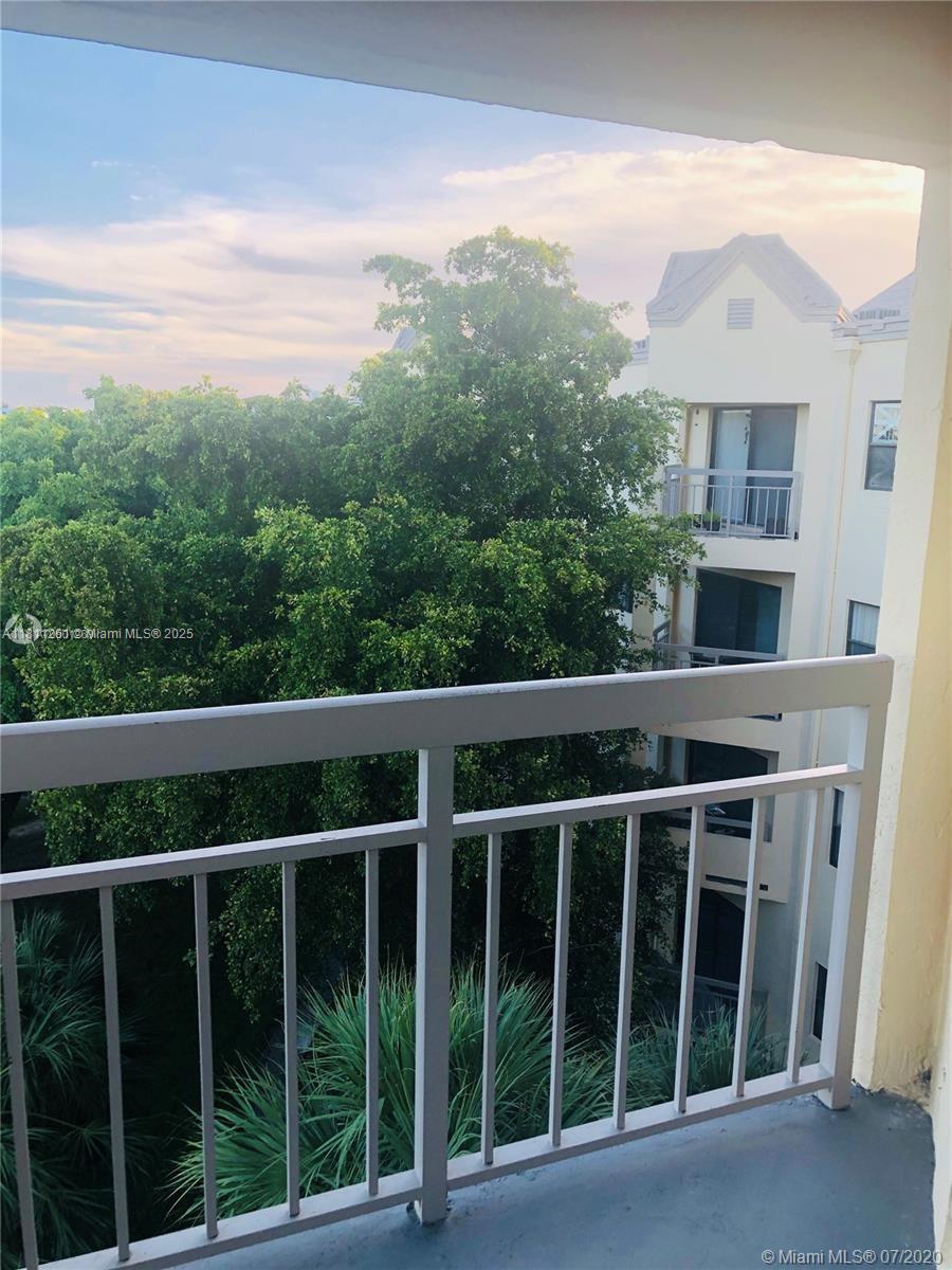 LAS VISTAS AT DORAL CONDO - Residential