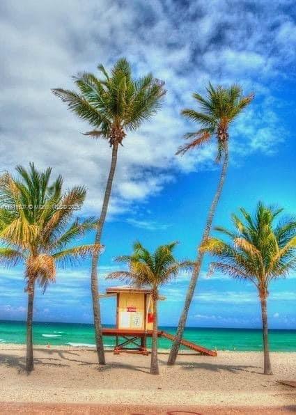 SHERIDAN BY THE BEACH CON - Residential