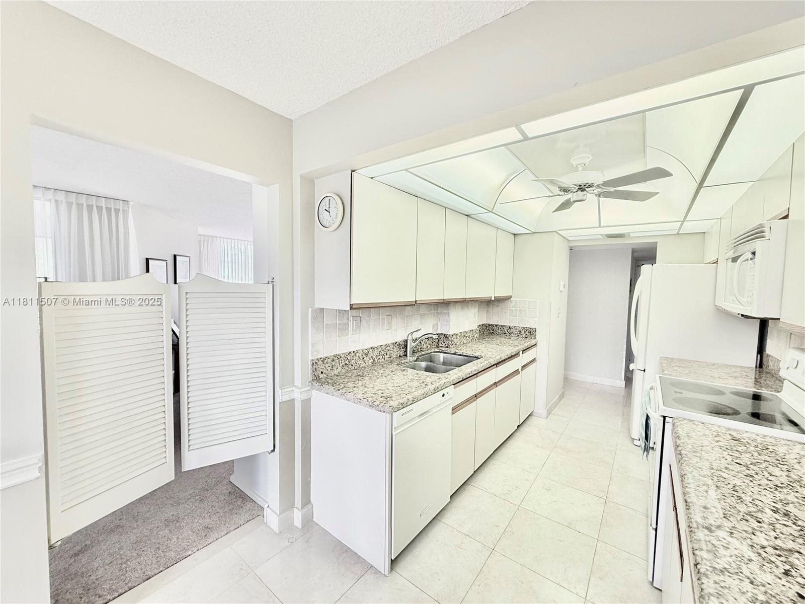 SHERIDAN BY THE BEACH CON - Residential