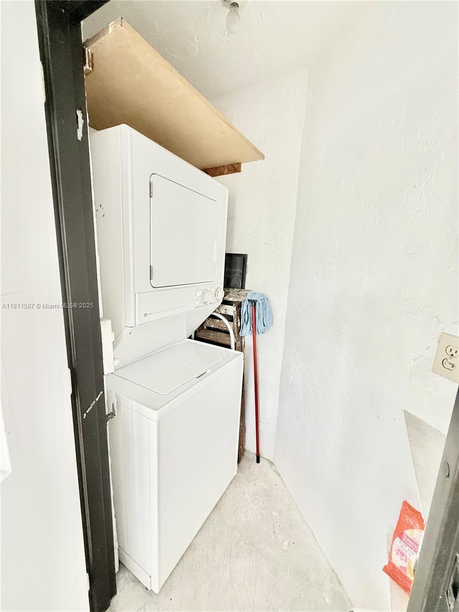 SHERIDAN BY THE BEACH CON - Residential