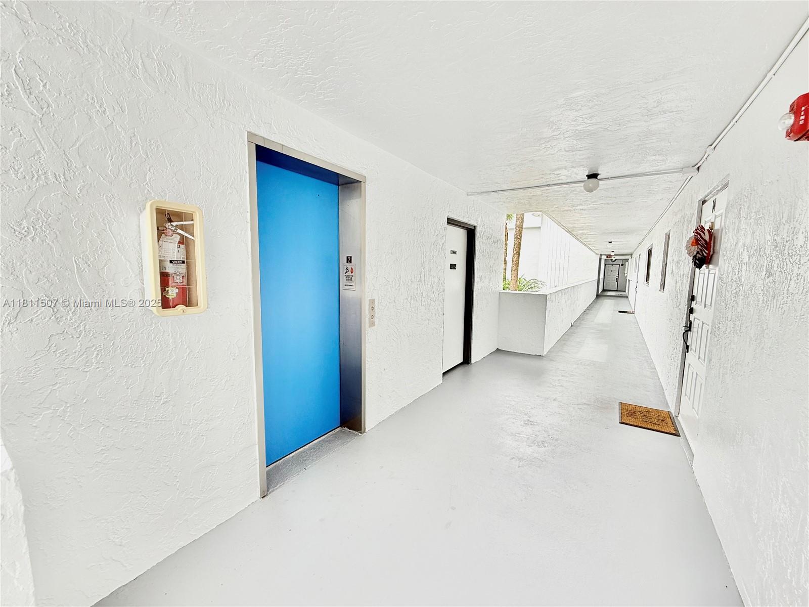 SHERIDAN BY THE BEACH CON - Residential