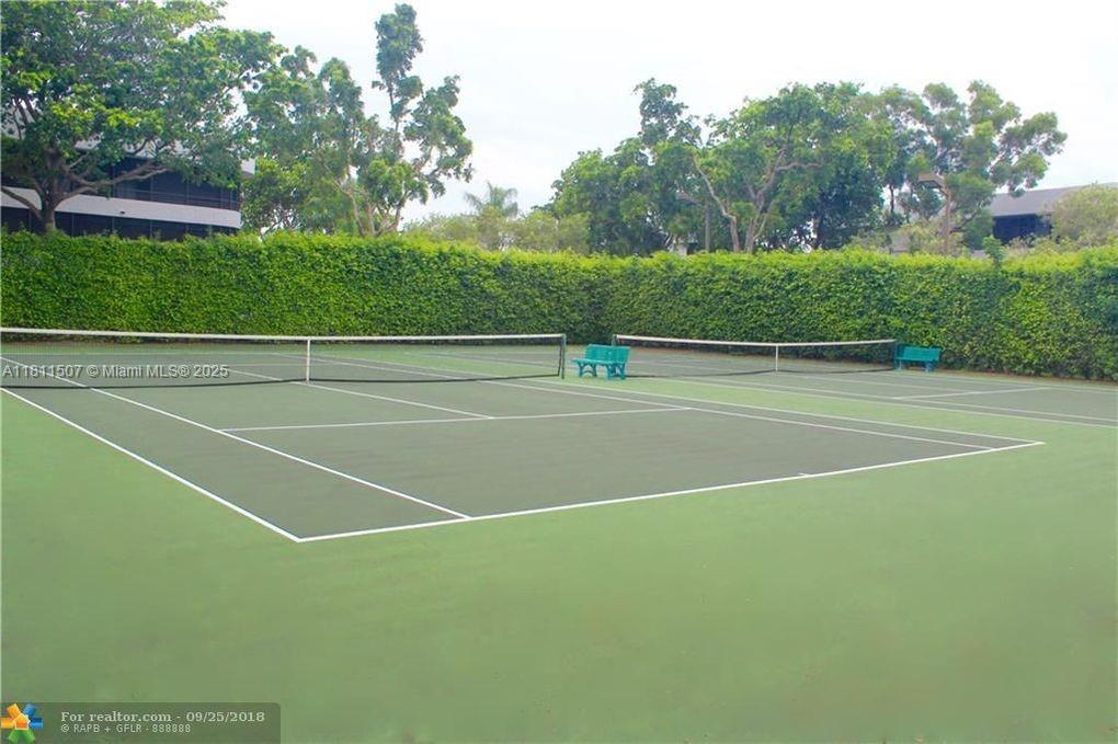 SHERIDAN BY THE BEACH CON - Residential