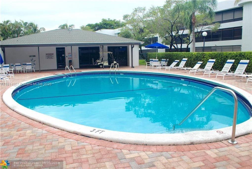 SHERIDAN BY THE BEACH CON - Residential