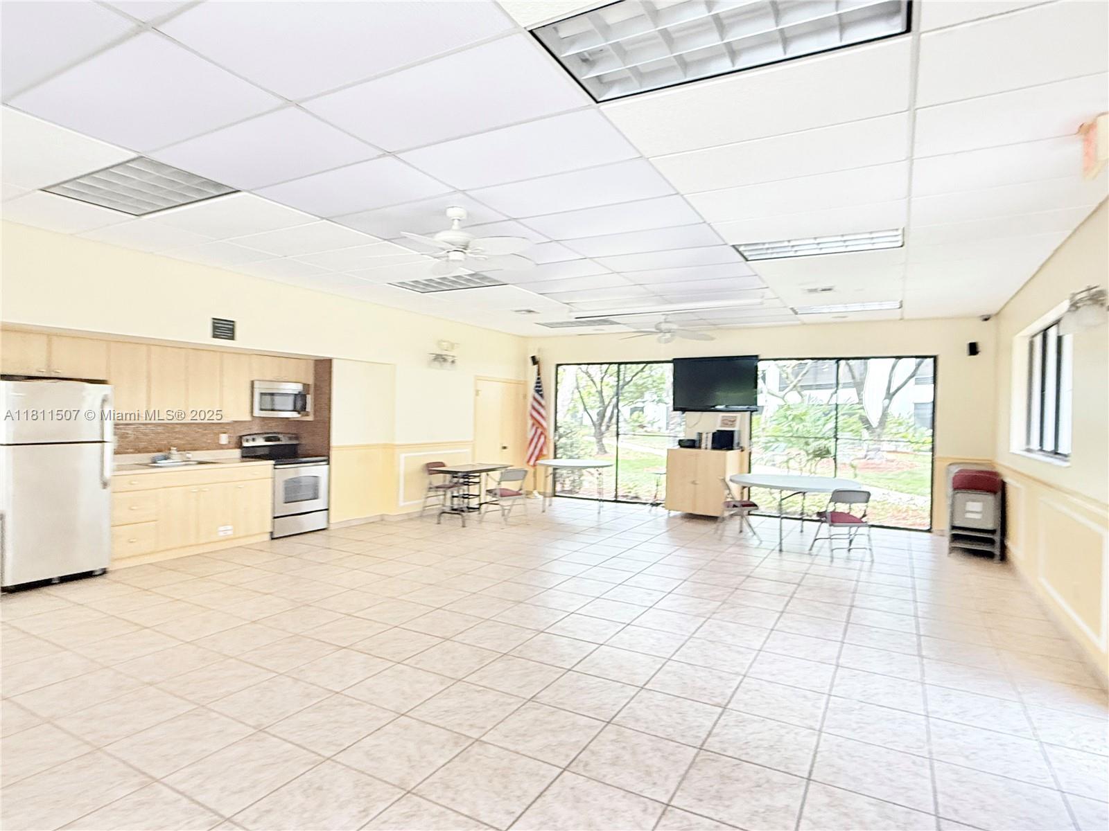 SHERIDAN BY THE BEACH CON - Residential