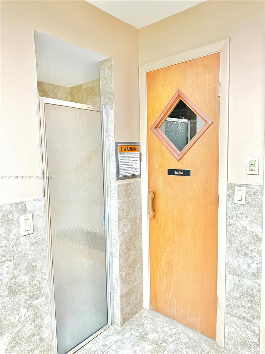 SHERIDAN BY THE BEACH CON - Residential