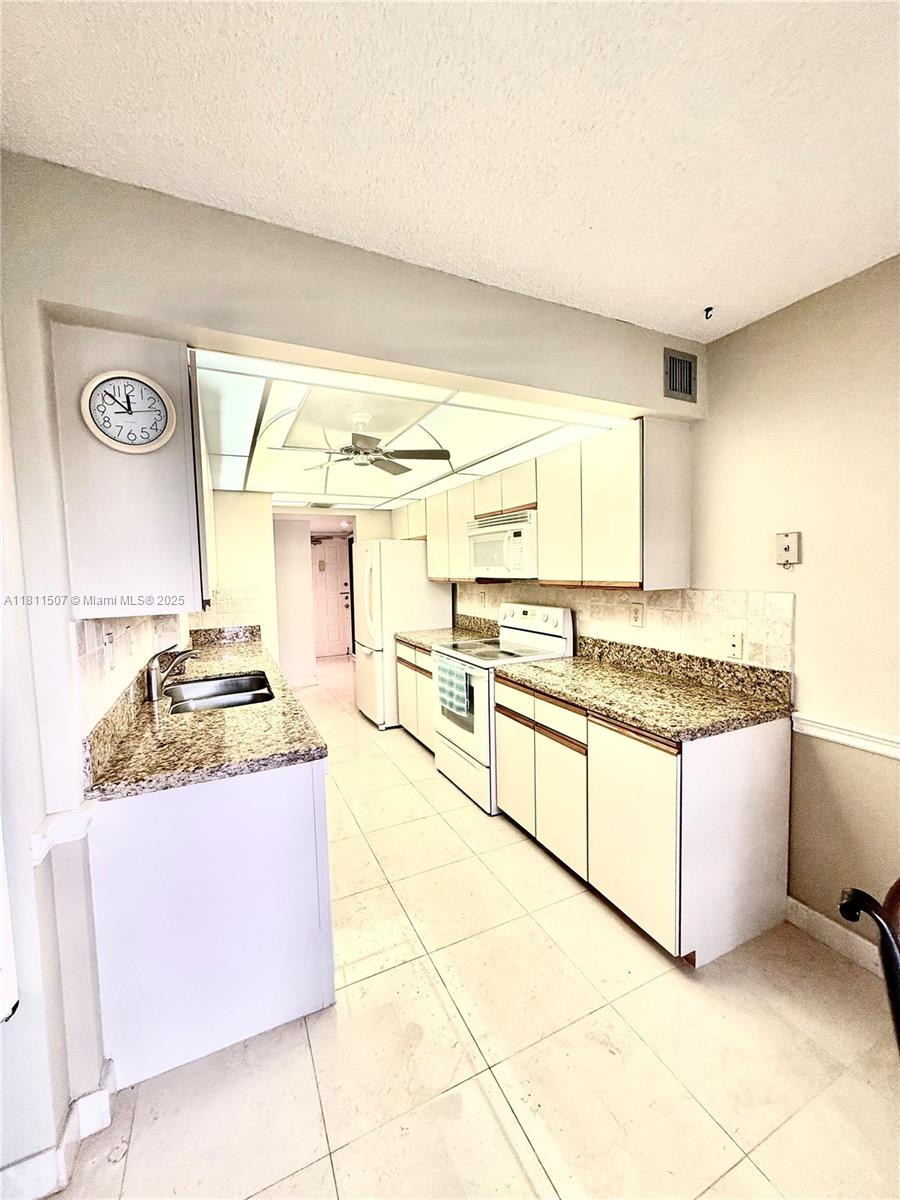 SHERIDAN BY THE BEACH CON - Residential