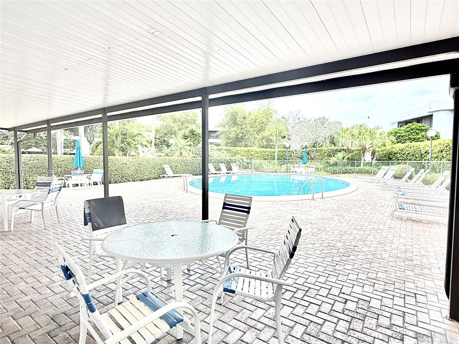 SHERIDAN BY THE BEACH CON - Residential