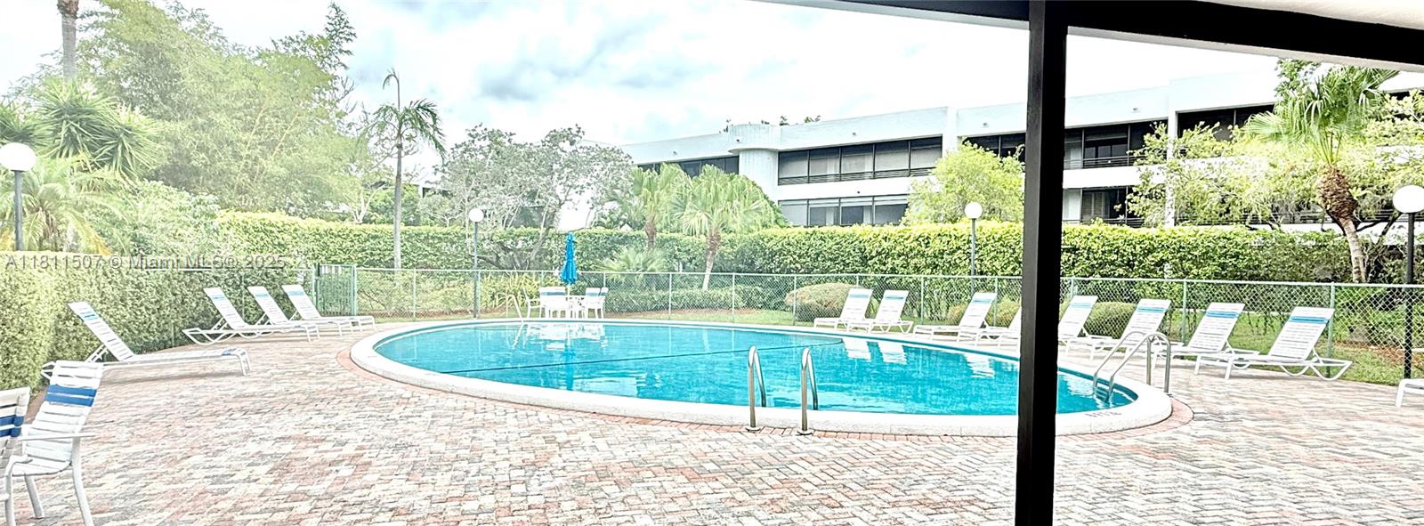 SHERIDAN BY THE BEACH CON - Residential