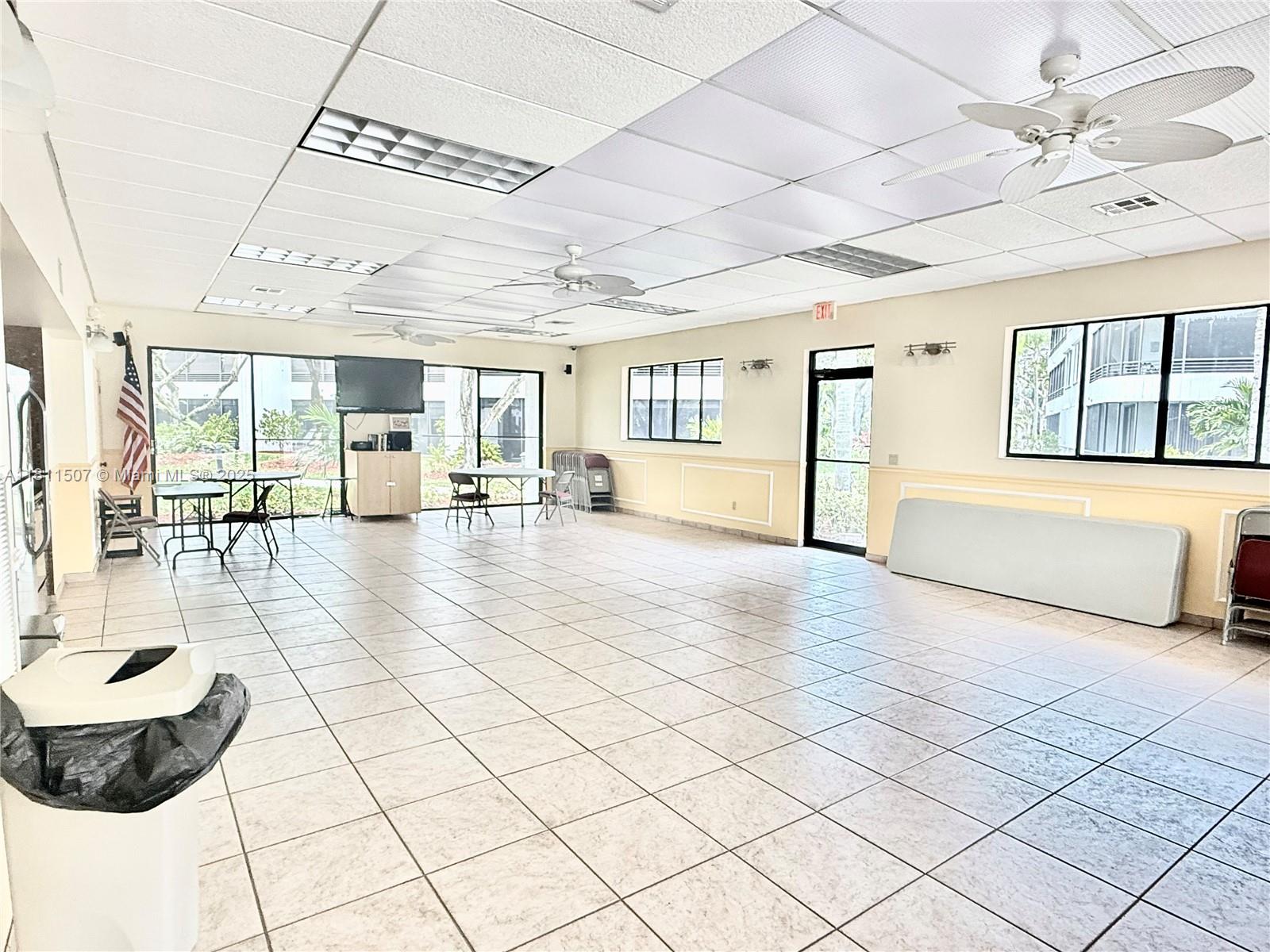 SHERIDAN BY THE BEACH CON - Residential