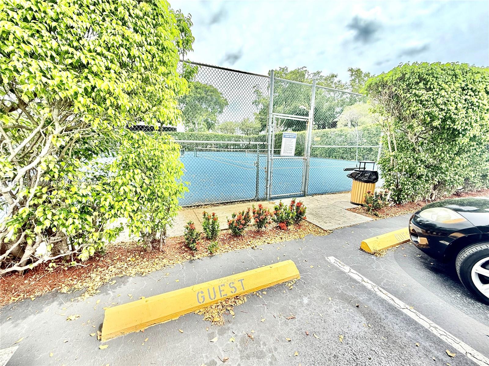 SHERIDAN BY THE BEACH CON - Residential