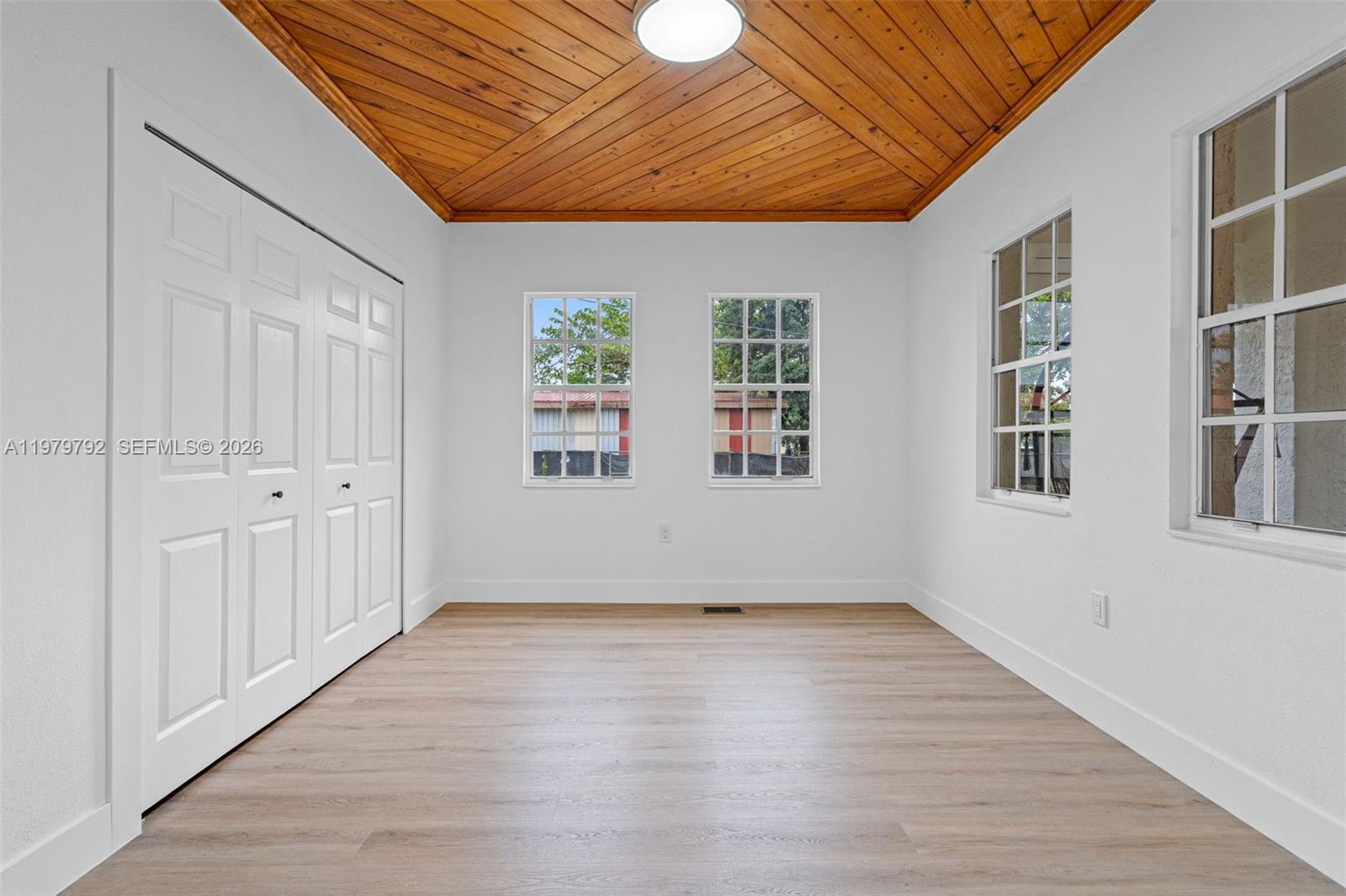 Acreage - Residential