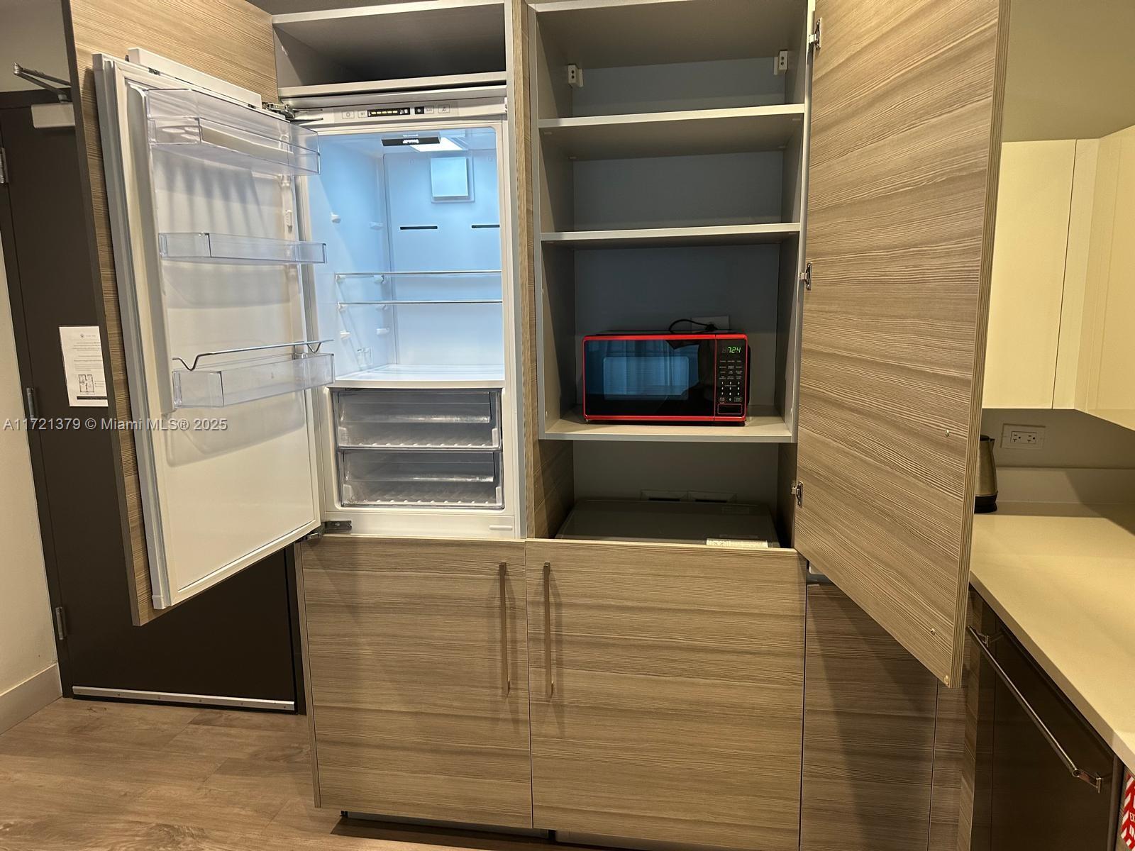 COSTA HOLLYWOOD CONDO - Residential