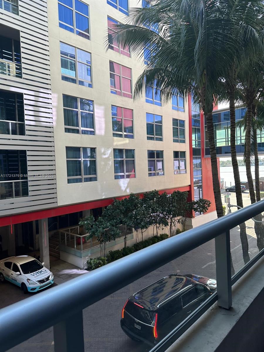 COSTA HOLLYWOOD CONDO - Residential