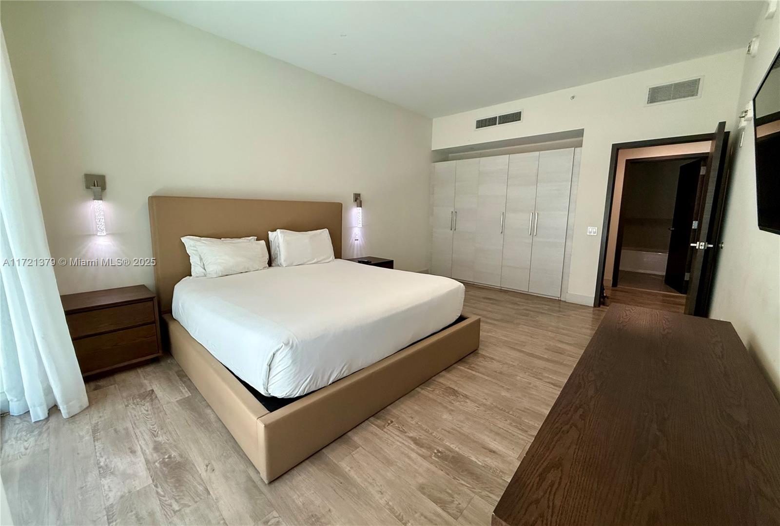 COSTA HOLLYWOOD CONDO - Residential