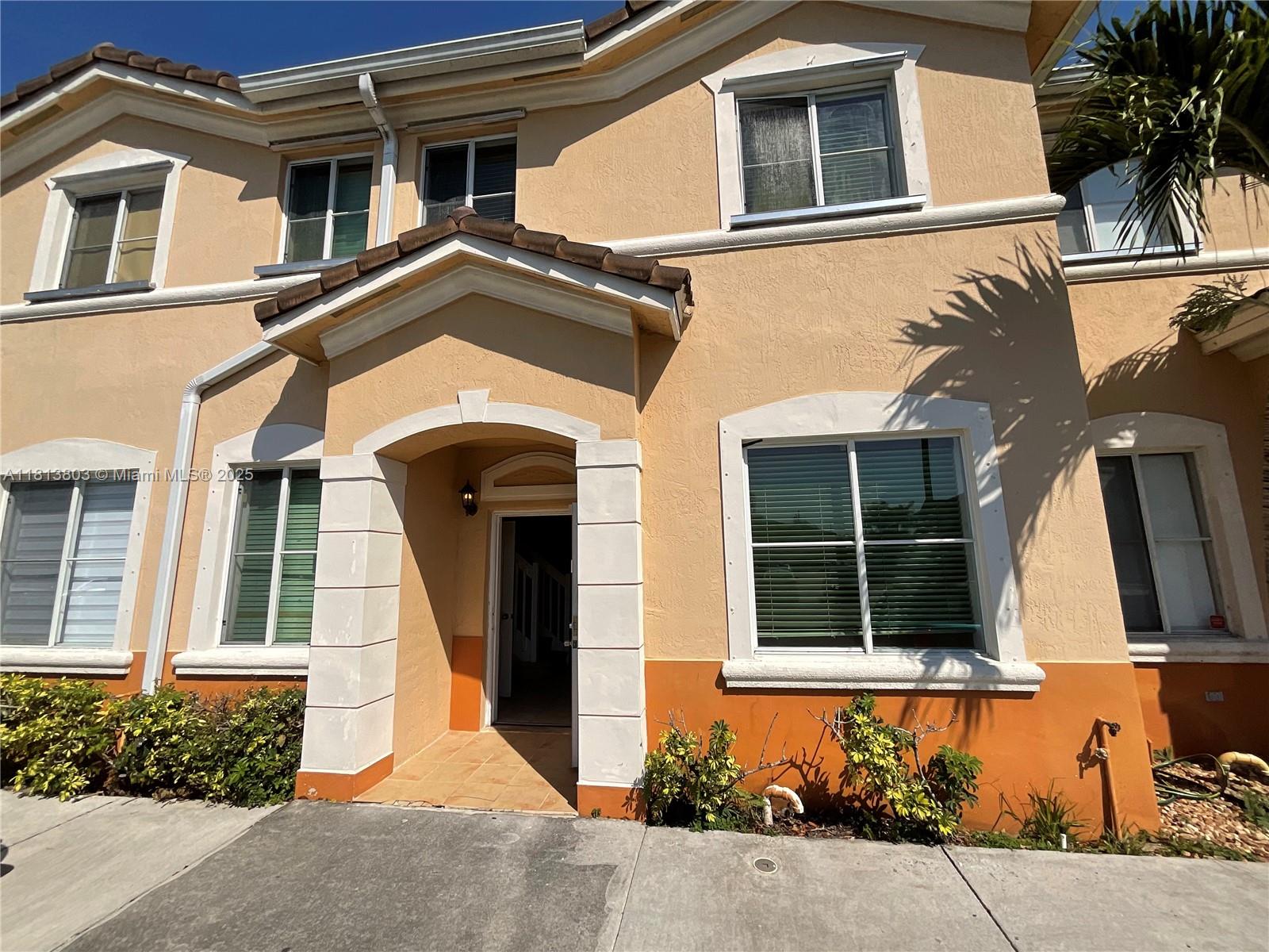 7301 Nw 174th Ter J-104, Hialeah, Miami-Dade County, Florida - 3 Bedrooms  
3 Bathrooms - 