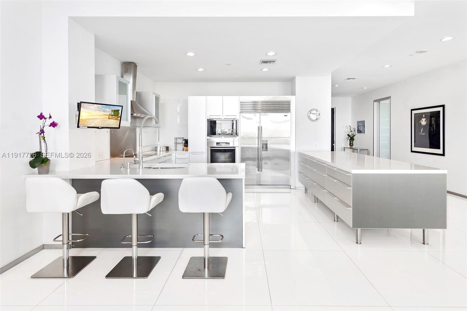 CHATHAM AT AQUA CONDO - Residential