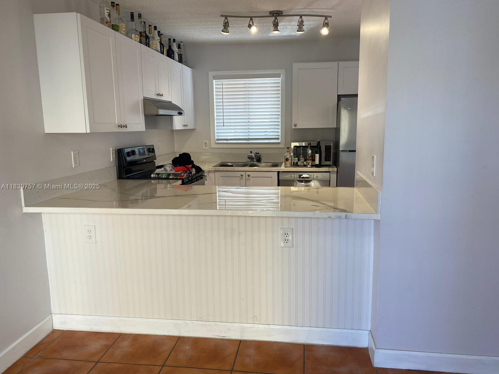 6215 Kendale Lakes Cir 272