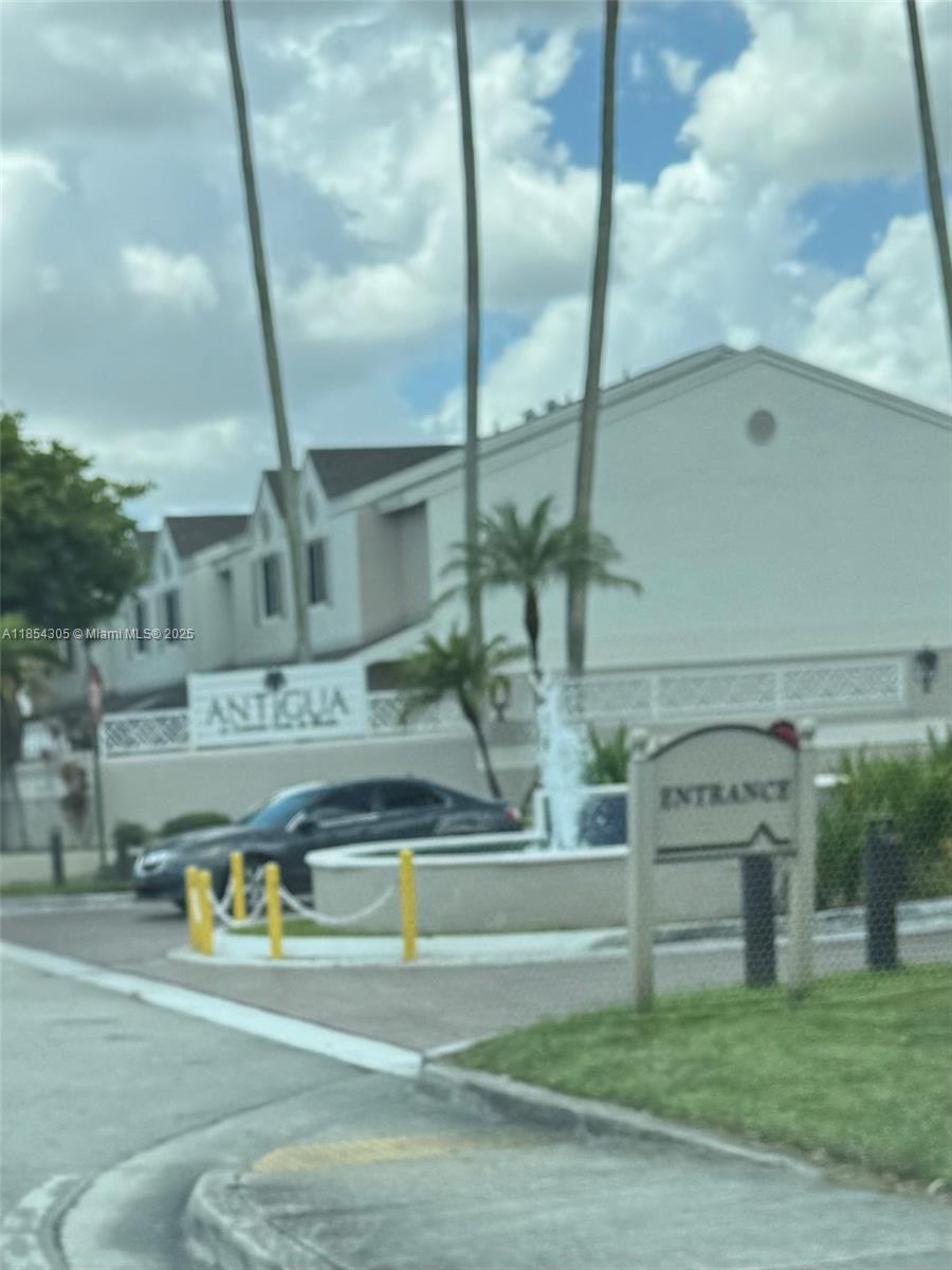 Beautiful Unit Townhome in Desirable Miami lakes. Conveniently Located Near Schools, Shops, Restaurants and Expressways. Gated Community. Washer and Dryer in unit. Amenities Include Two Pools and Whirlpool, Clubhouse, Fitness Center, Sauna, Tennis Court, Racket Ball Court, Car Wash & Vacuum Area, Picnic Area. Two Assigned Parking Spots. Guess Parking & Mailbox right across property. Easy to Show, go to Showing assist.