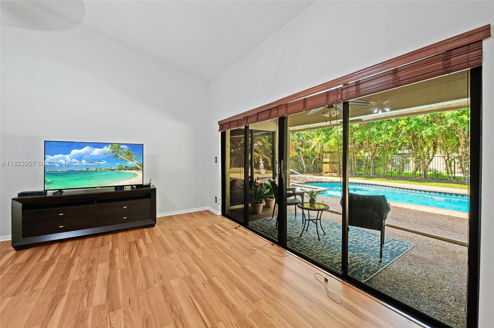 Oaks 1 - Residential