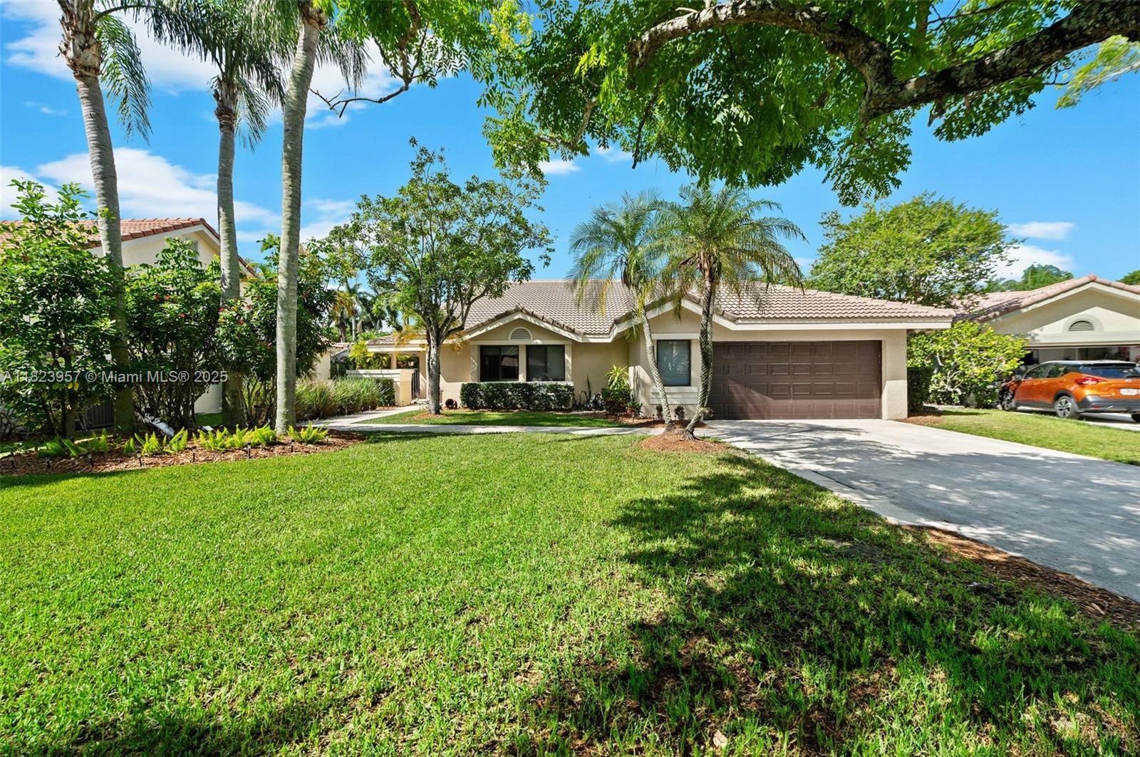 2000 Lakeshore Dr