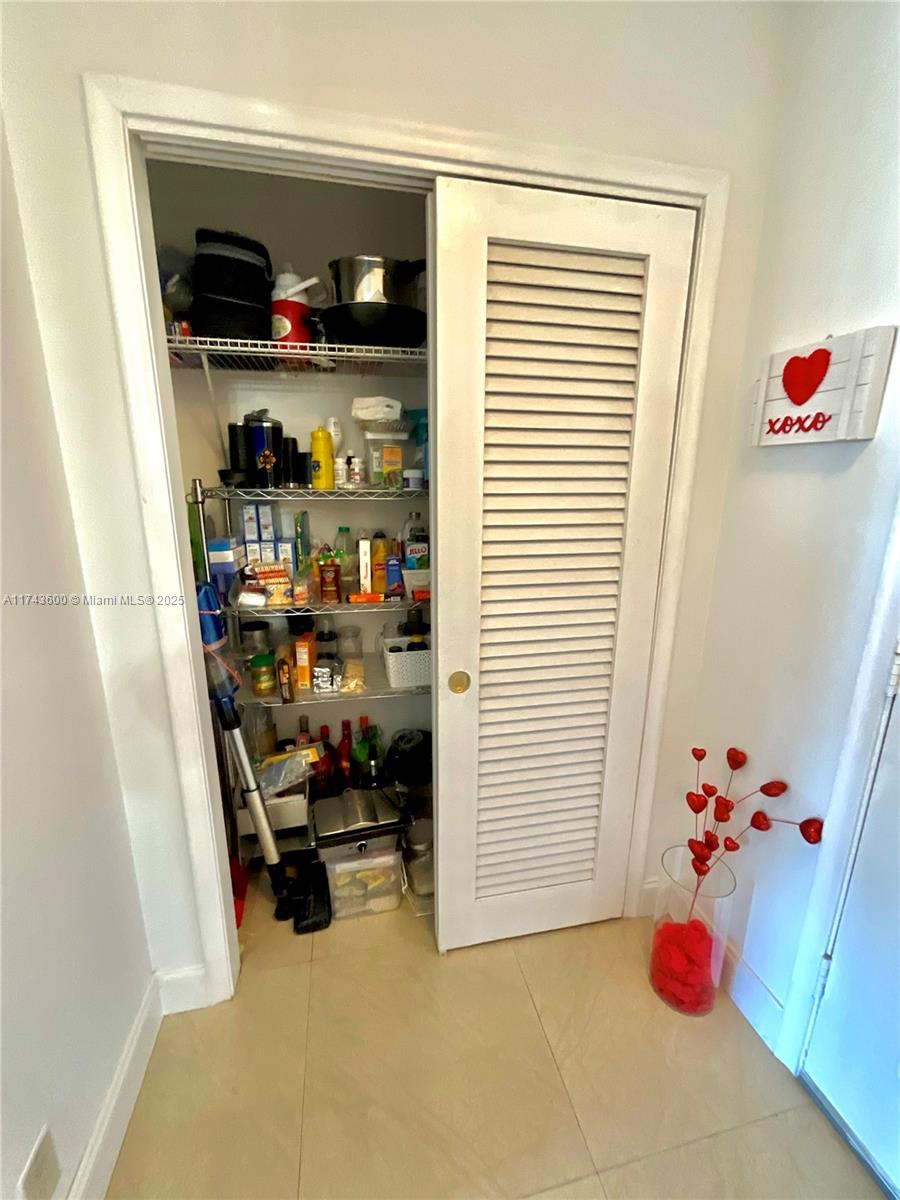 MEADOWBROOK TOWERS CONDO - Residential
