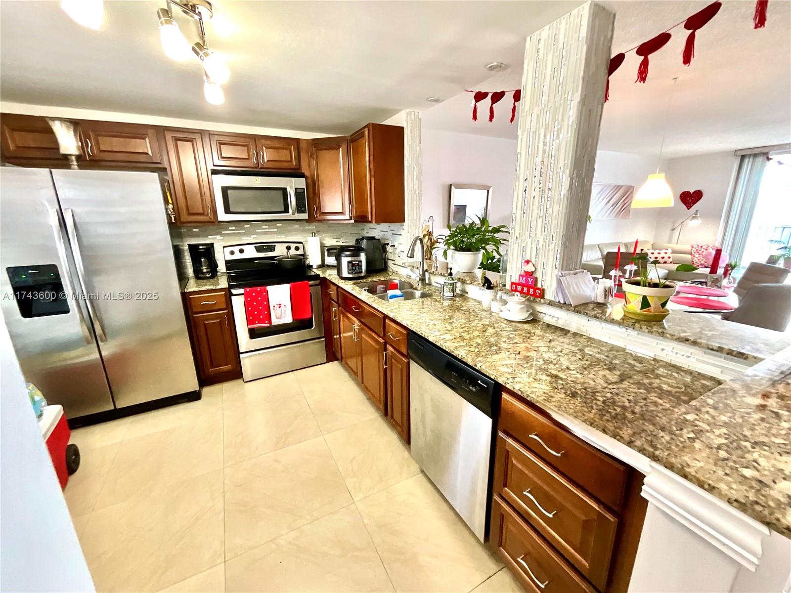 MEADOWBROOK TOWERS CONDO - Residential