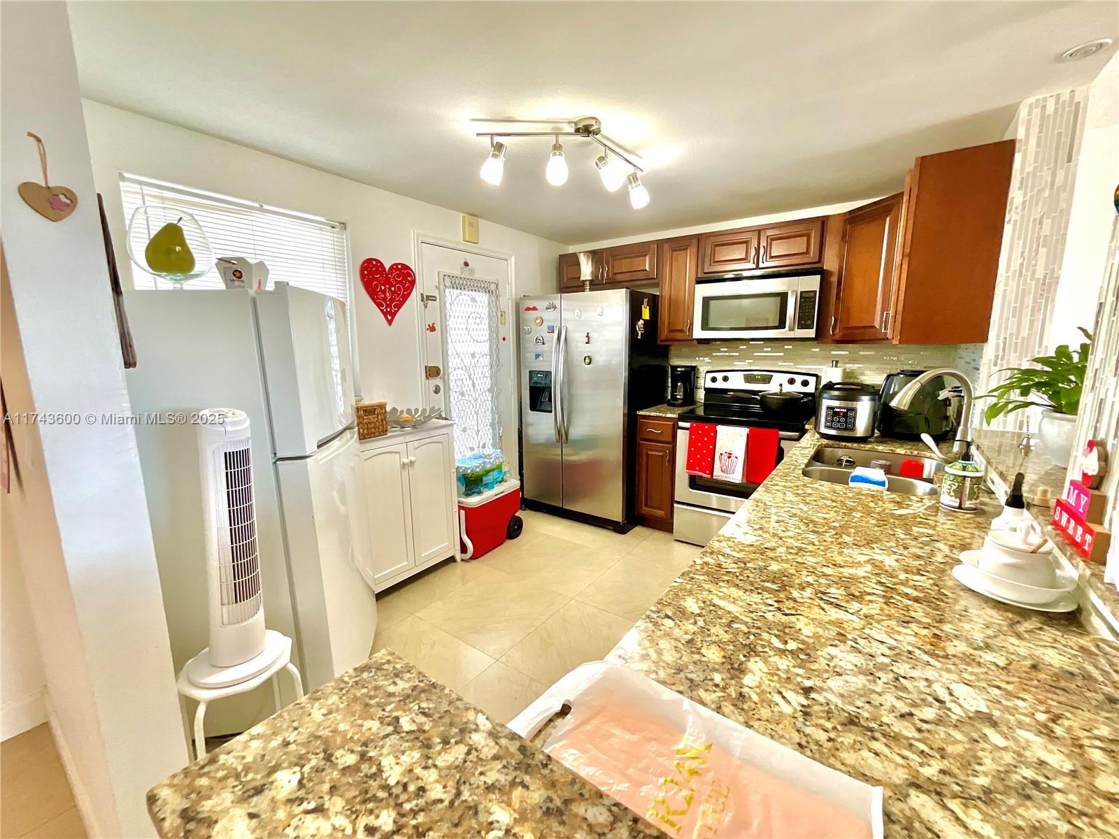 MEADOWBROOK TOWERS CONDO - Residential