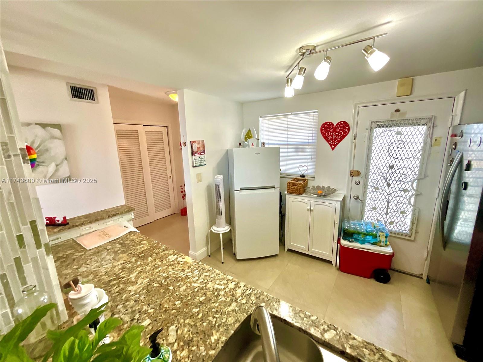 MEADOWBROOK TOWERS CONDO - Residential