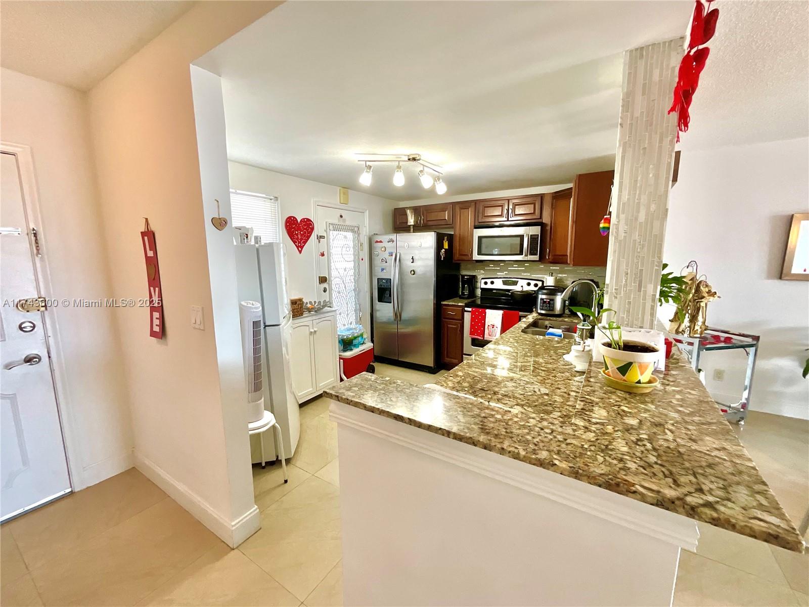 MEADOWBROOK TOWERS CONDO - Residential