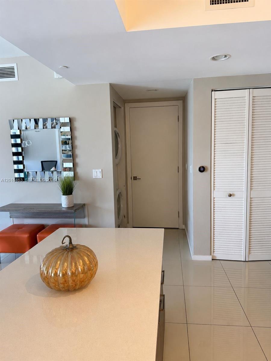 5252 PASEO CONDO - Residential Lease