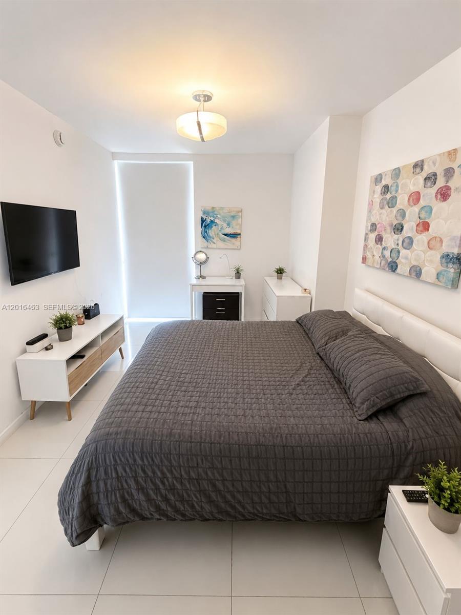 5252 PASEO CONDO - Residential Lease