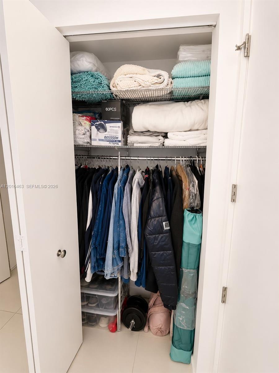 5252 PASEO CONDO - Residential Lease