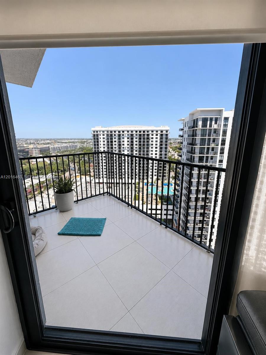 5252 PASEO CONDO - Residential Lease