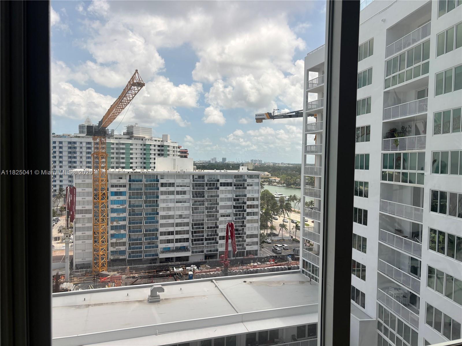 5401 Collins Ave 1014, Miami Beach, FL, 33140/$435,000 2 5401 Collins Ave 1014