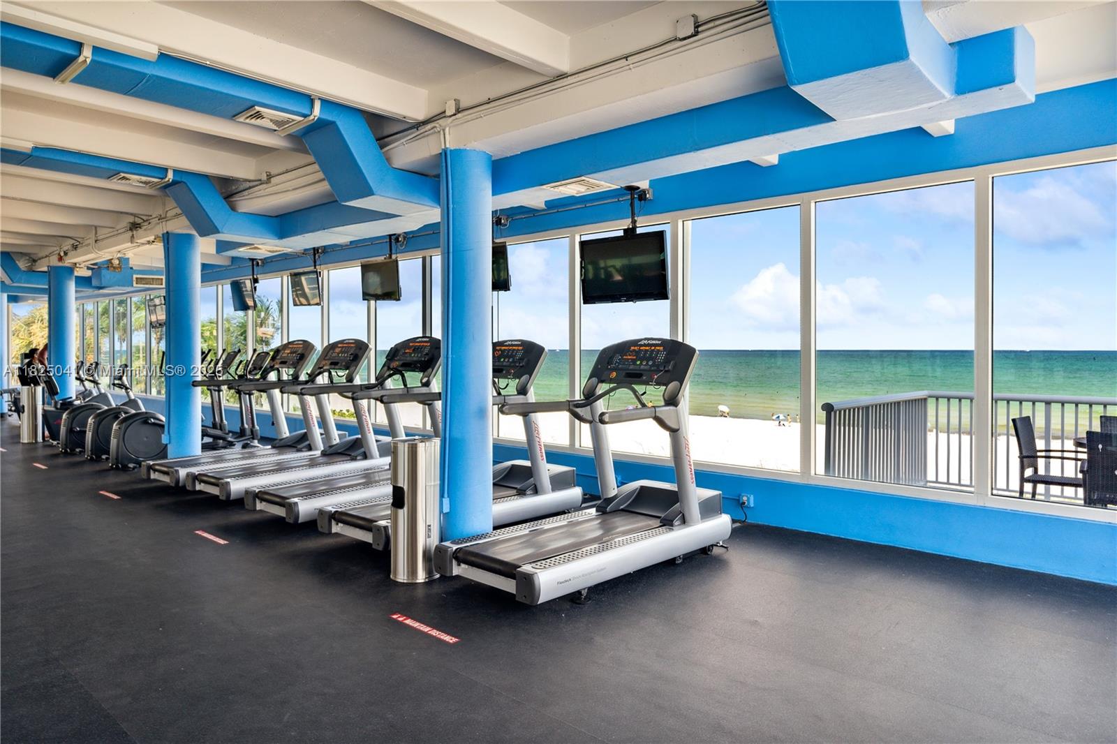 5401 Collins Ave 1014, Miami Beach, FL, 33140/$435,000 4 5401 Collins Ave 1014