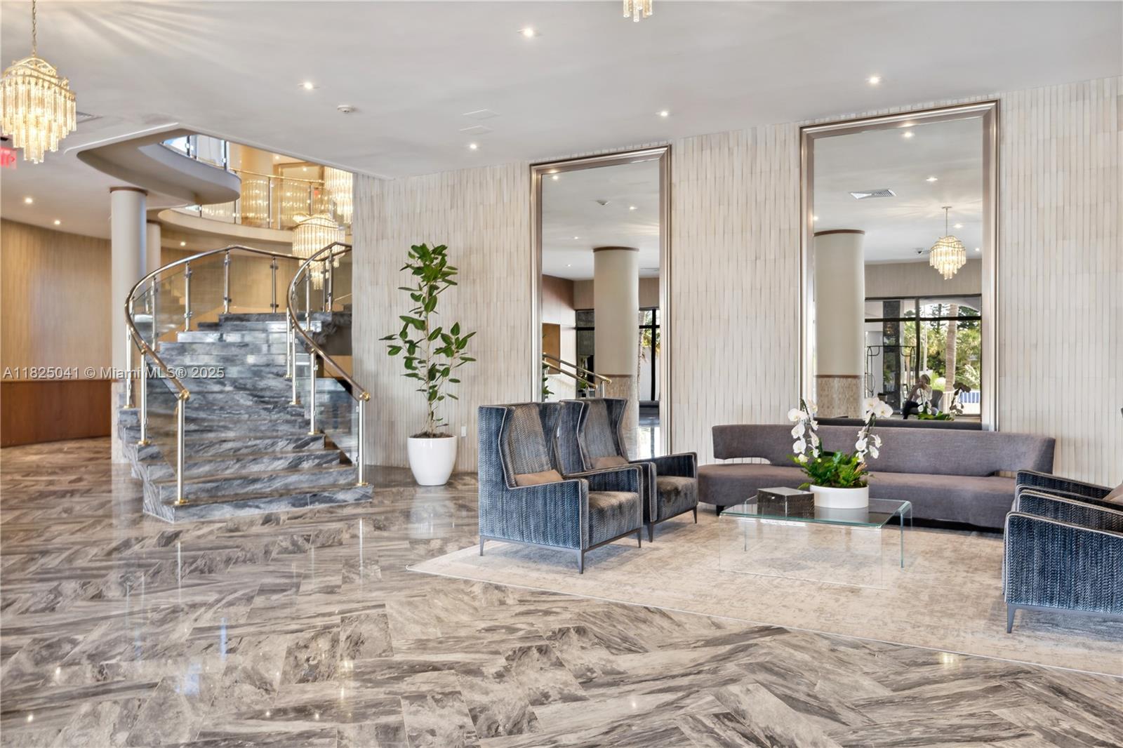 THE CARRIAGE HOUSE CONDO - Residential