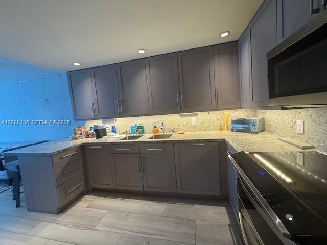 THE CARRIAGE HOUSE CONDO - Residential