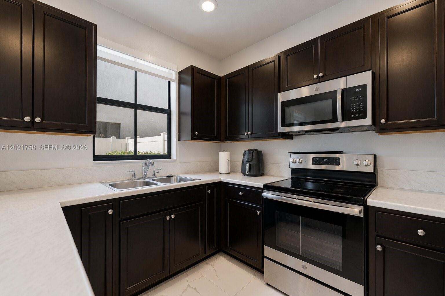 AQUABELLA SECTION ONE - Residential