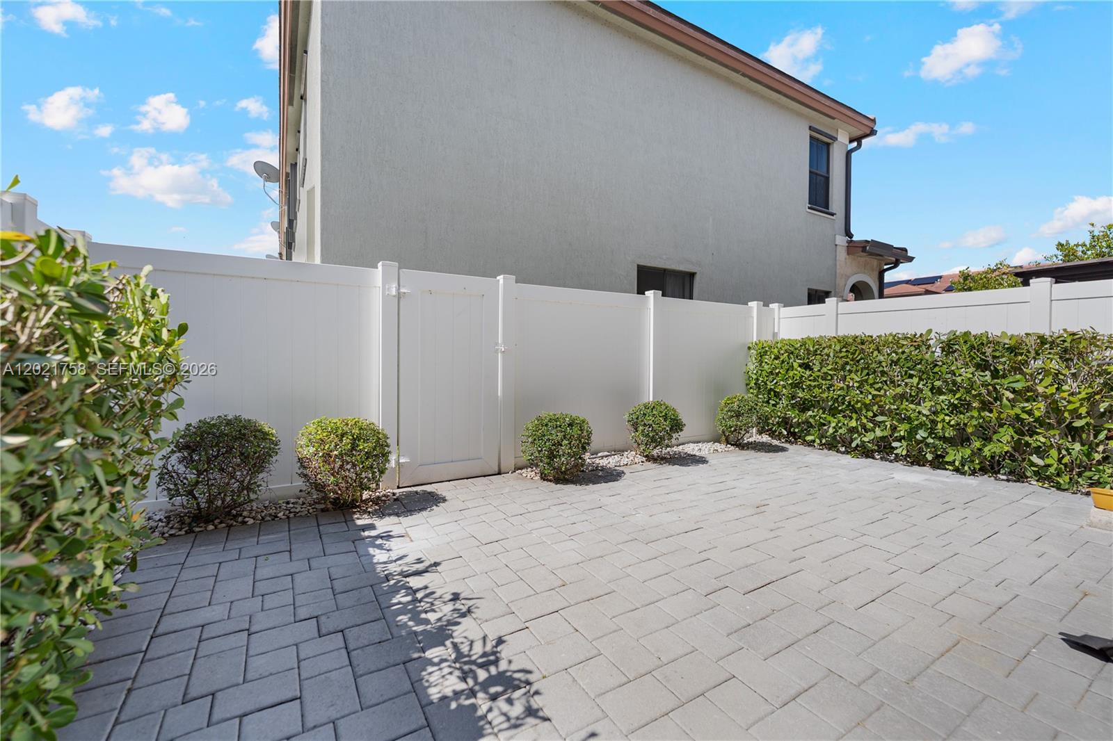 AQUABELLA SECTION ONE - Residential