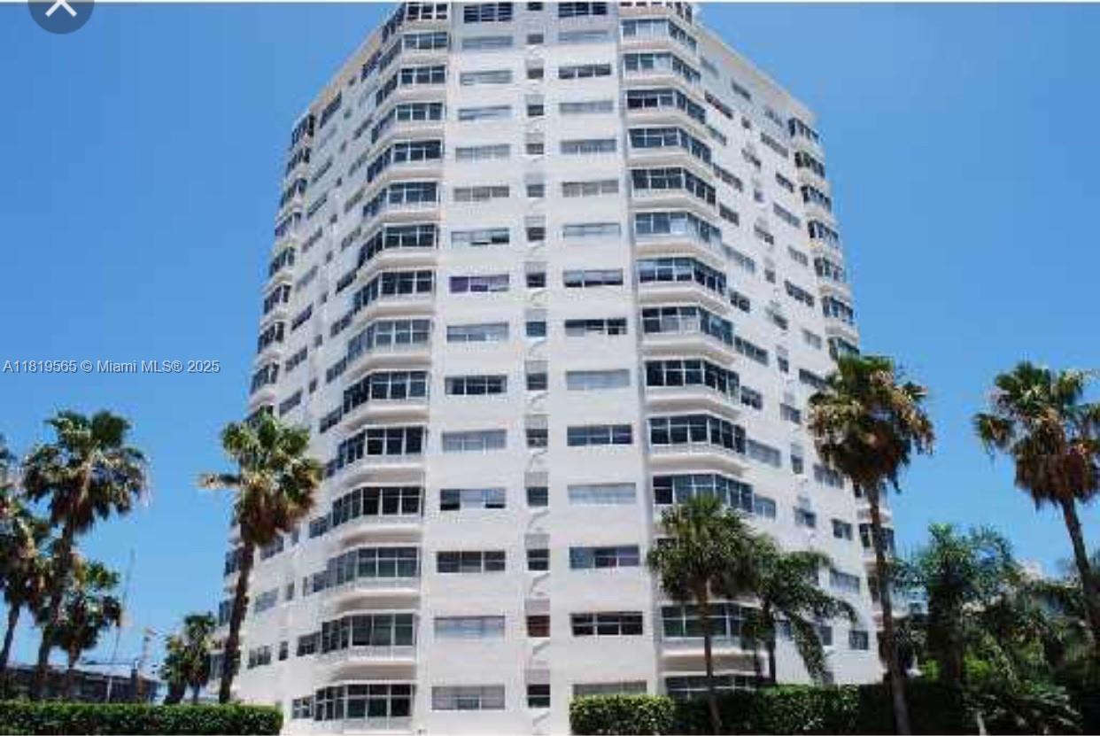 Rental Property at 1881 Washington Ave 2E, Miami Beach, Miami-Dade County, Florida - Bedrooms: 2 
Bathrooms: 2  - $3,400 MO.