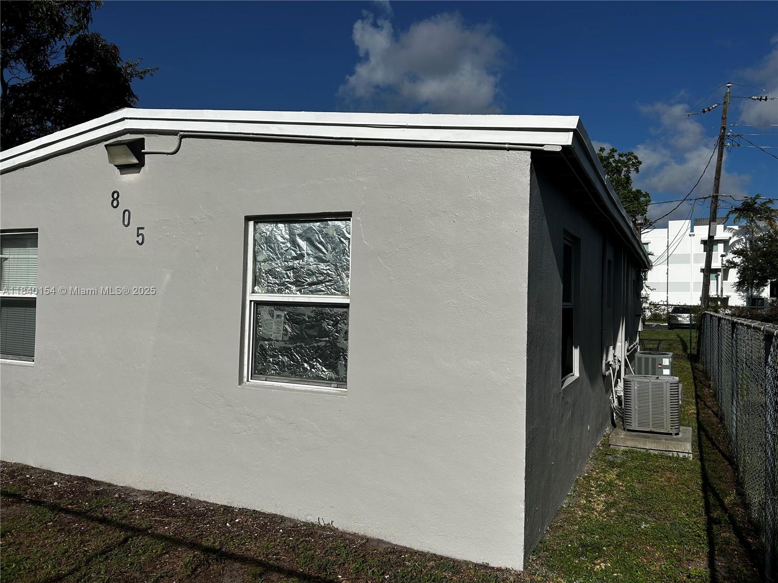 View photos, virtual tours, details... 805 NW 12th Ave