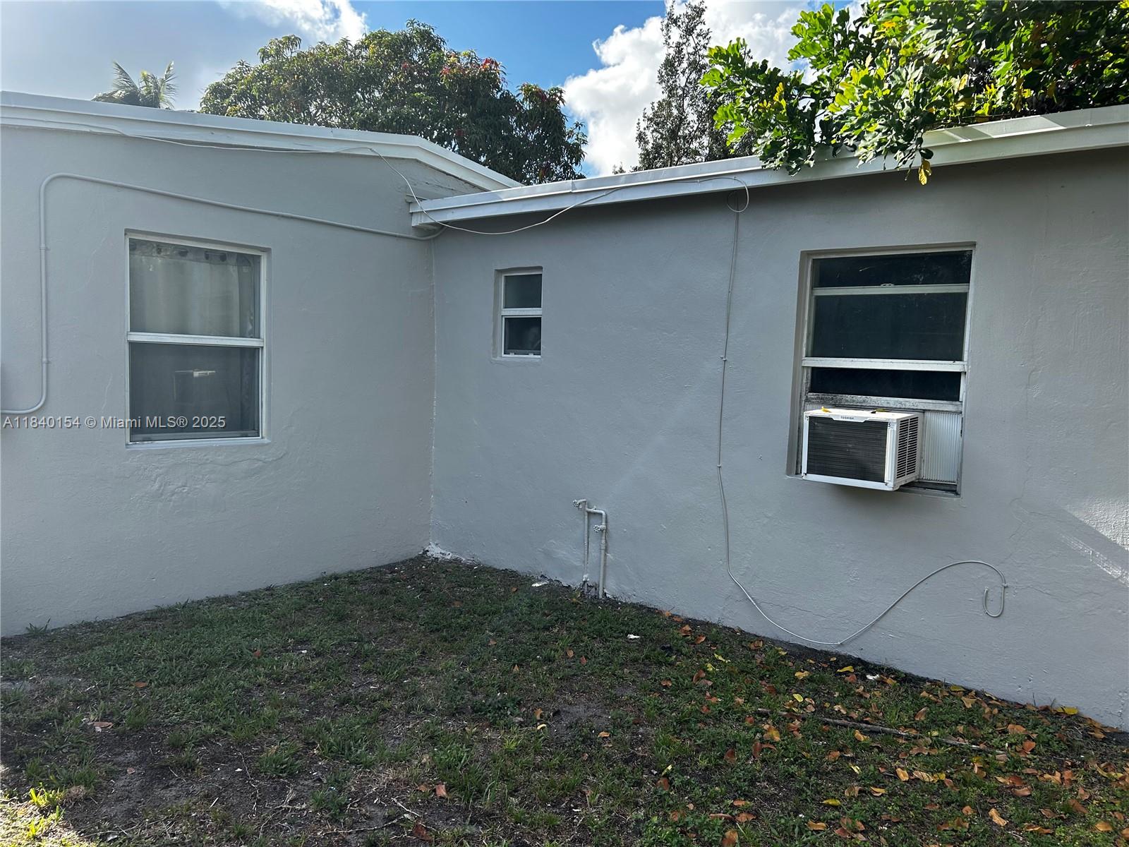 View photos, virtual tours, details... 805 NW 12th Ave