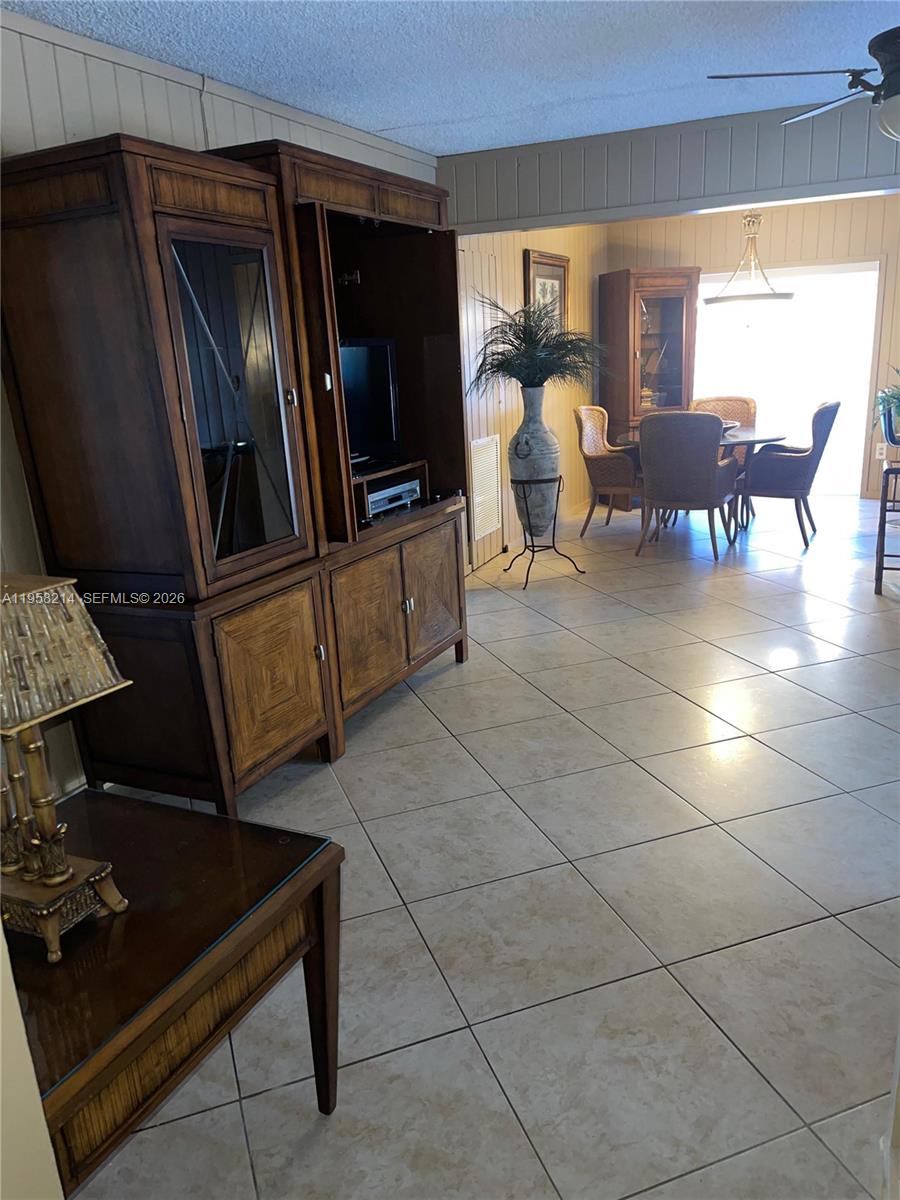 DRIFTWOOD PLAZA - Residential