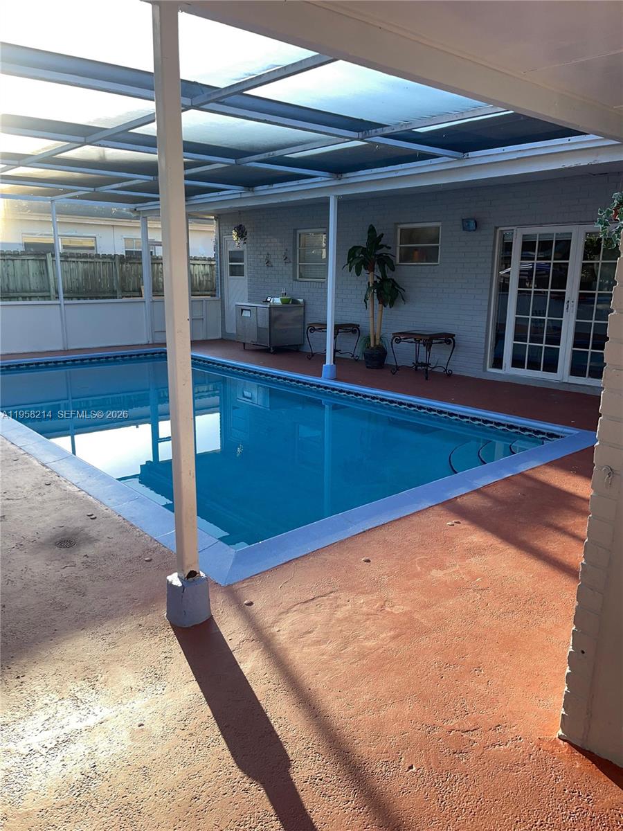 DRIFTWOOD PLAZA - Residential