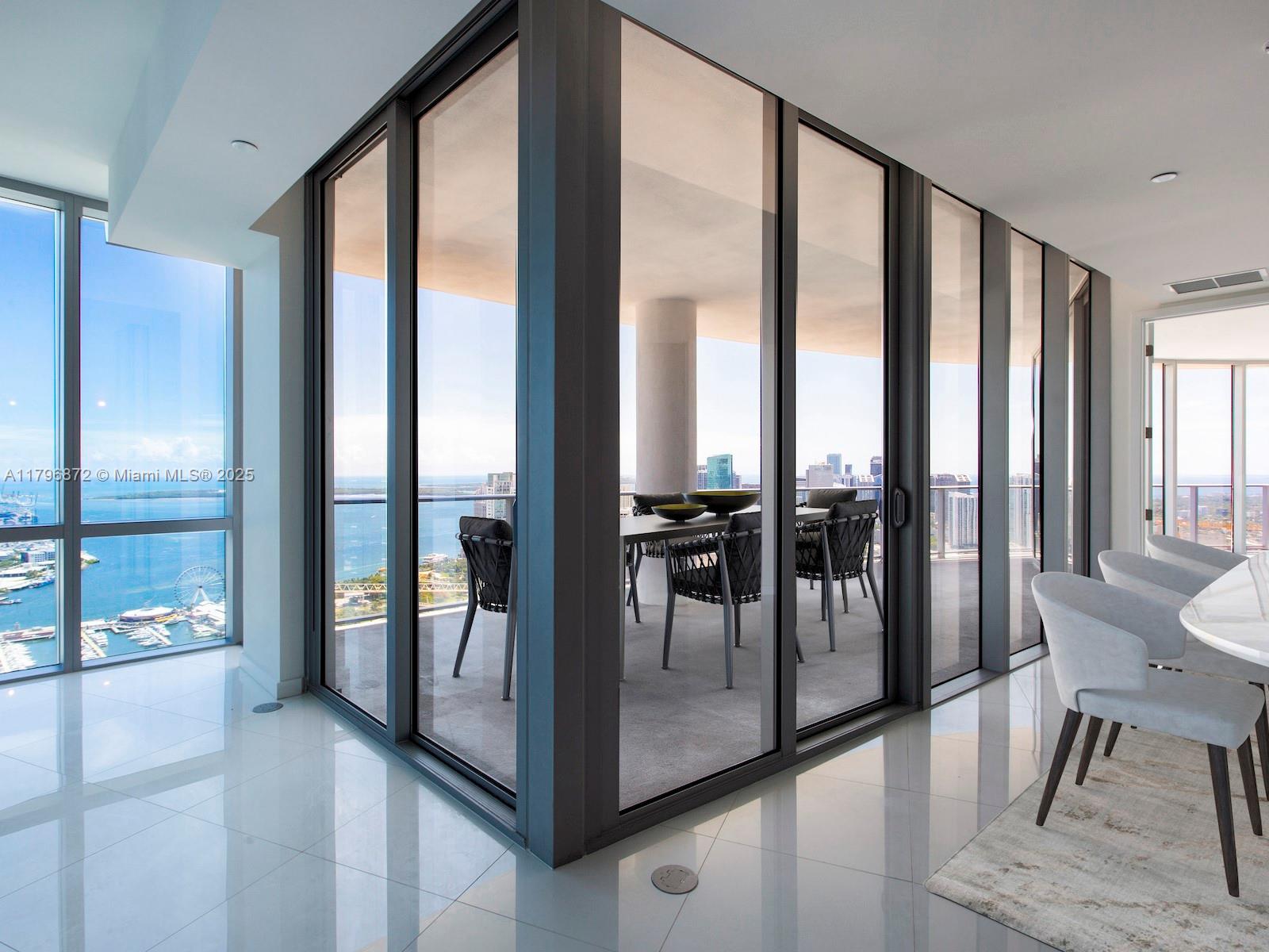 PARAMOUNT MIAMI WORLDCENT - Residential