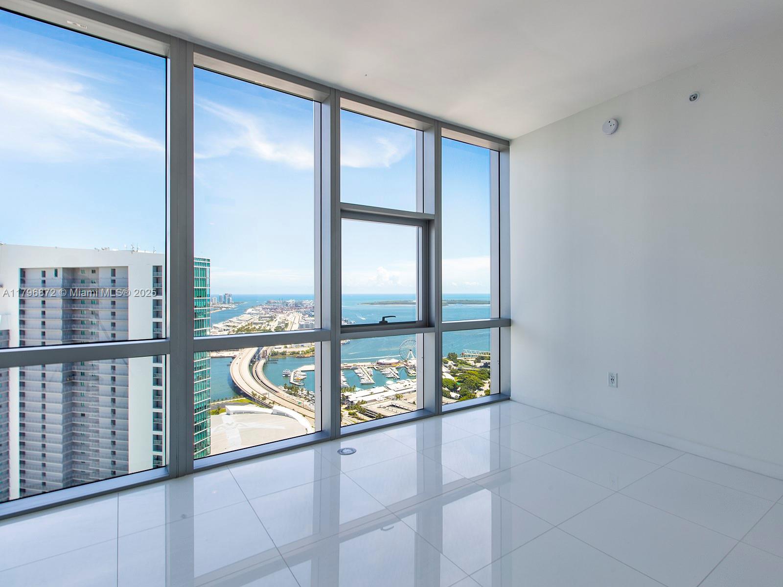 PARAMOUNT MIAMI WORLDCENT - Residential